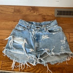 Levi’s 550 relaxed fit high waisted denim shorts